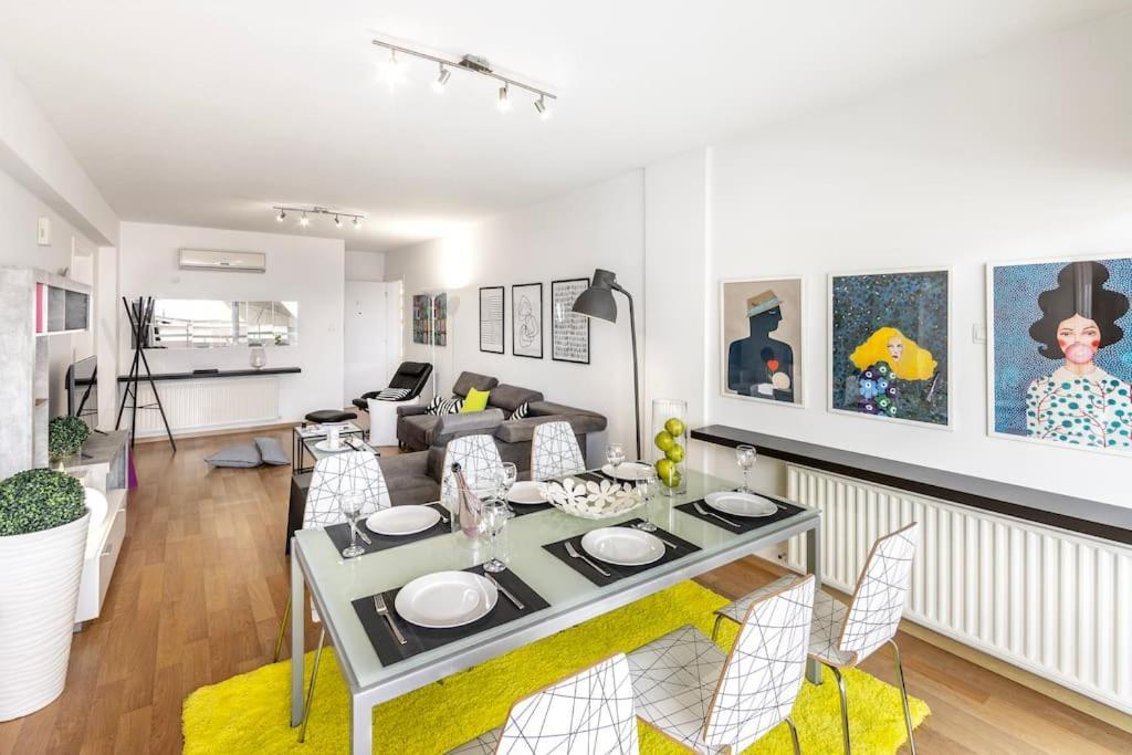 Ferienwohnung Luxurious Bright & Stylish 2Br With Office In Nikosia Exterior foto