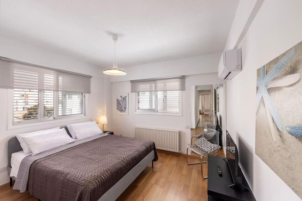 Ferienwohnung Luxurious Bright & Stylish 2Br With Office In Nikosia Exterior foto